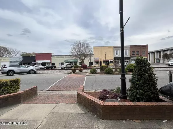 Mount Olive, NC 28365,119 N Center ST