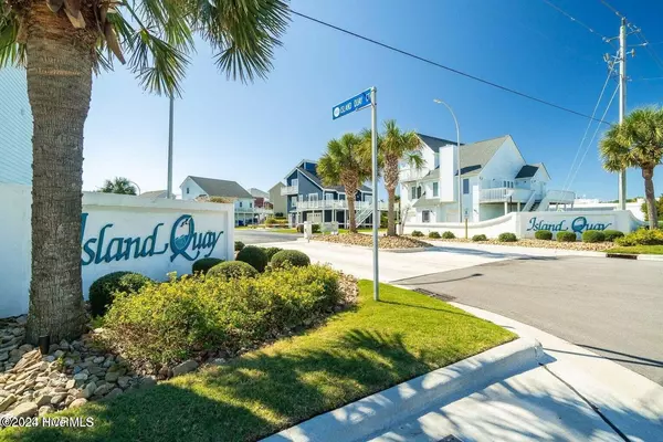 Atlantic Beach, NC 28512,122 Island Quay CT