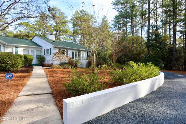 1290 Midland RD, Southern Pines, NC 28387