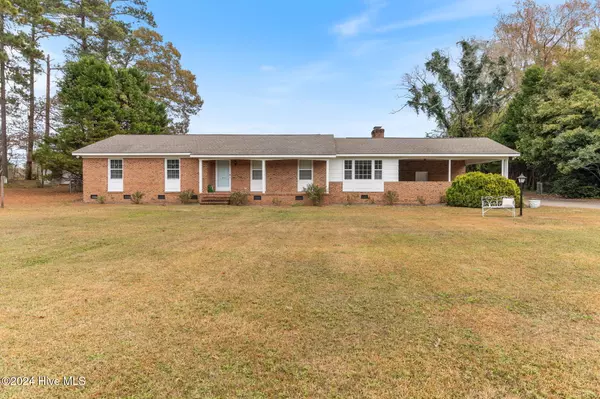 498 Happy Valley RD, Elizabethtown, NC 28337