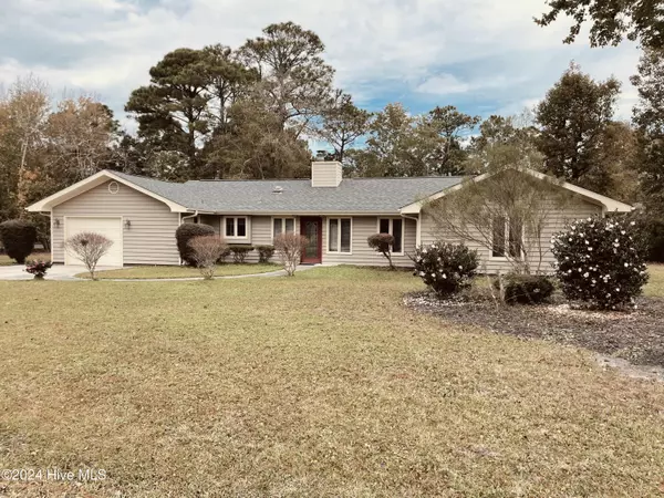 205 Holly LN, Morehead City, NC 28557