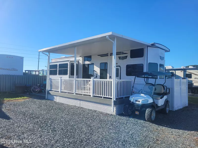 49 Beach ST, North Topsail Beach, NC 28460