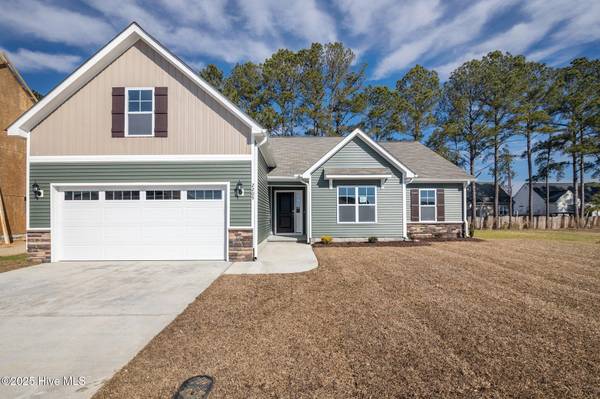 2205 Rhinestone DR, Winterville, NC 28590