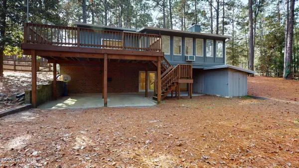 Southern Pines, NC 28387,121 Brooks LN