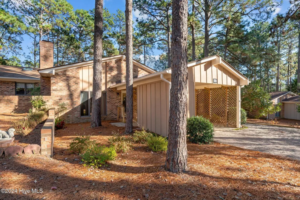 Southern Pines, NC 28387,631 Redwood DR