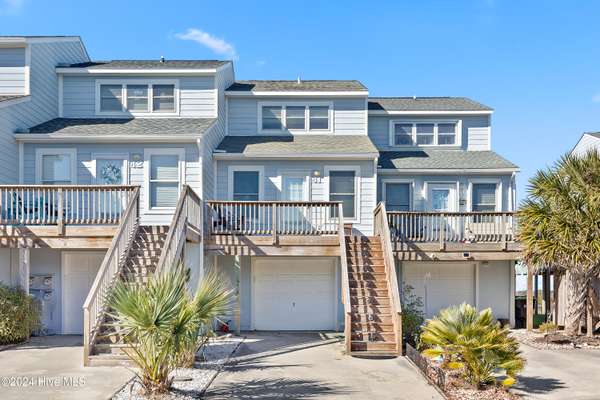 41 Bermuda Landing PL, North Topsail Beach, NC 28460