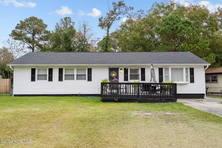 604 Dennis RD, Jacksonville, NC 28546