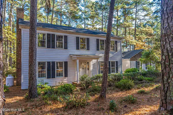 Southern Pines, NC 28387,102 James Creek RD