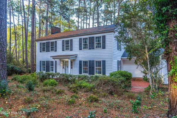 Southern Pines, NC 28387,102 James Creek RD