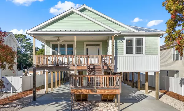 213 NE 35th ST, Oak Island, NC 28465