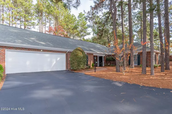 Southern Pines, NC 28387,10 Ravenel CT