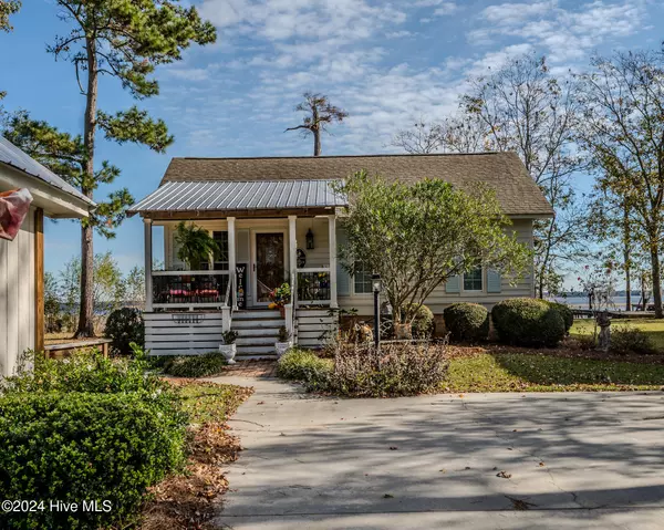 Lake Waccamaw, NC 28450,4357 Waccamaw Shores RD