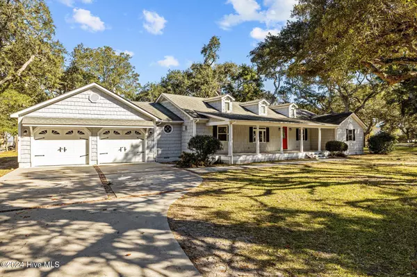 475 Island RD, Harkers Island, NC 28531