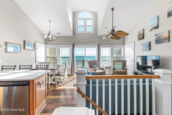 North Topsail Beach, NC 28460,3870 Island DR