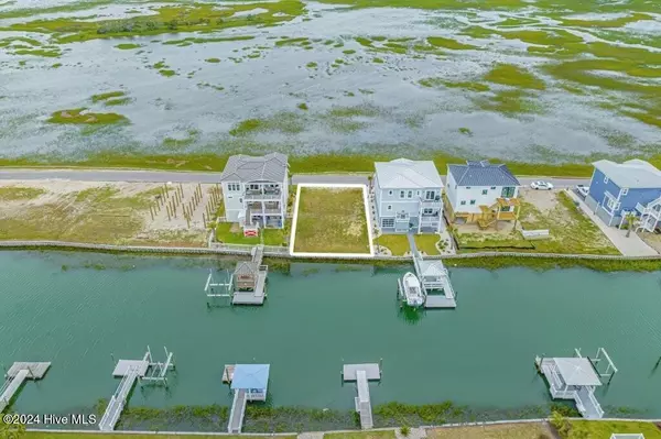 1310 Riverside DR, Sunset Beach, NC 28468