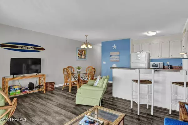 Carolina Beach, NC 28428,902 Carolina Beach AVE N #Unit 2a