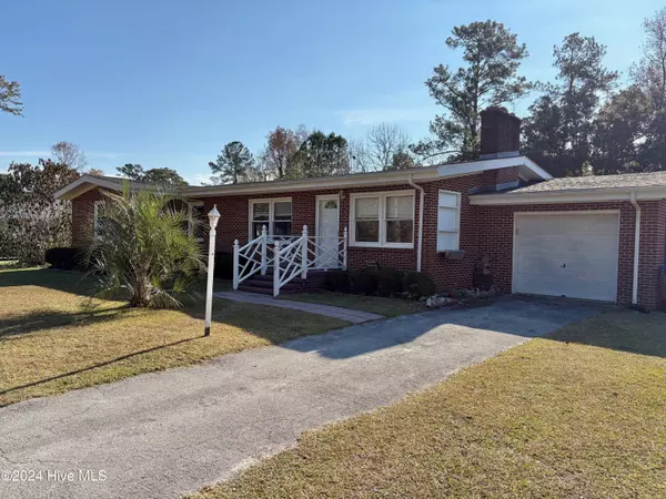 2112 S Lakeview DR, Newport, NC 28570