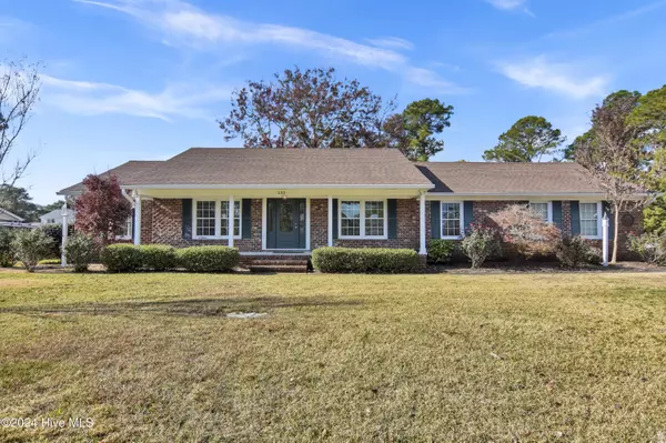 233 Yorkshire LN, Wilmington, NC 28409