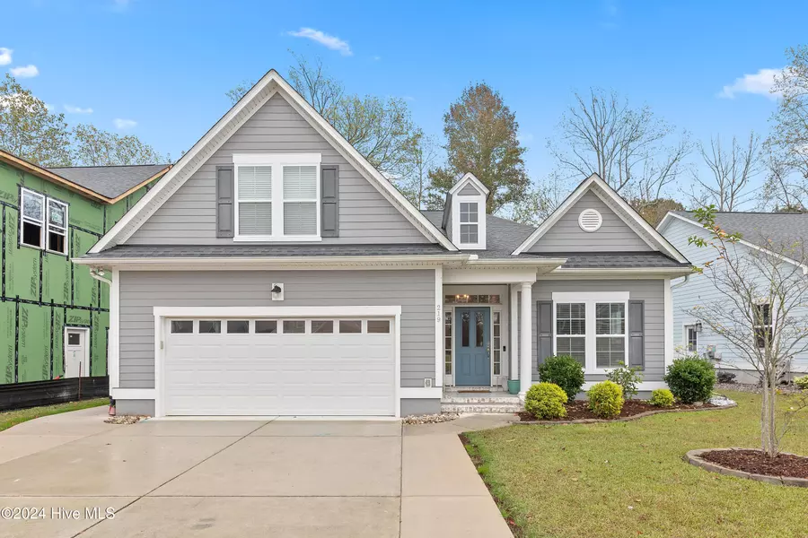 219 Twining Rose LN, Holly Ridge, NC 28445