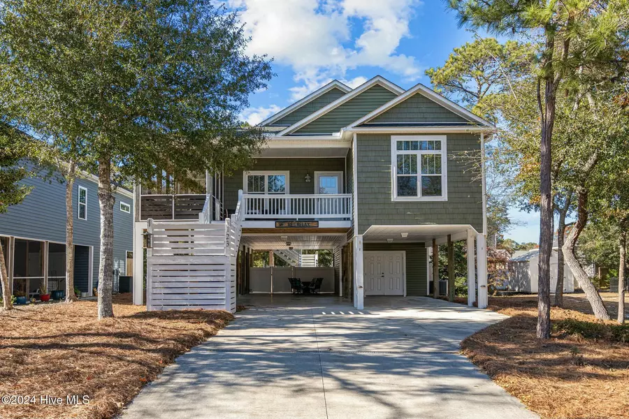 123 NE 2nd ST, Oak Island, NC 28465