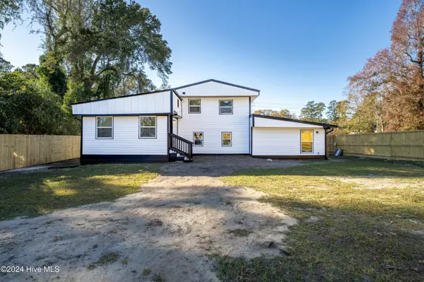 Leland, NC 28451,818 River RD SE