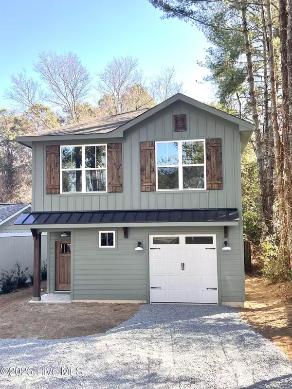 705 N Ashe ST, Southern Pines, NC 28387