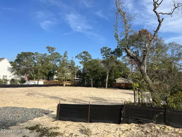 Oak Island, NC 28465,112 NW 12th ST