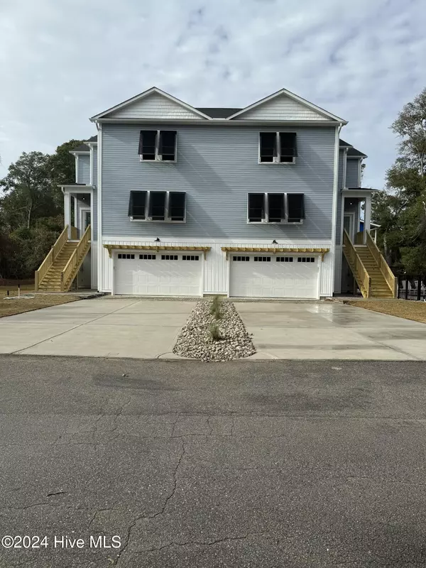 331 Live Oak ST #North, Emerald Isle, NC 28594