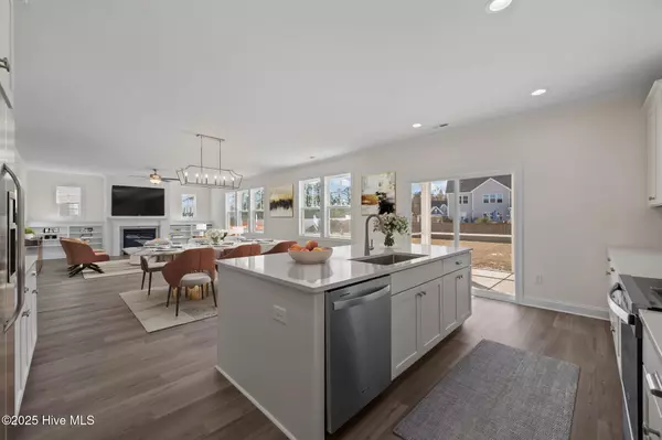 Hubert, NC 28539,504 Yellow Birch WAY