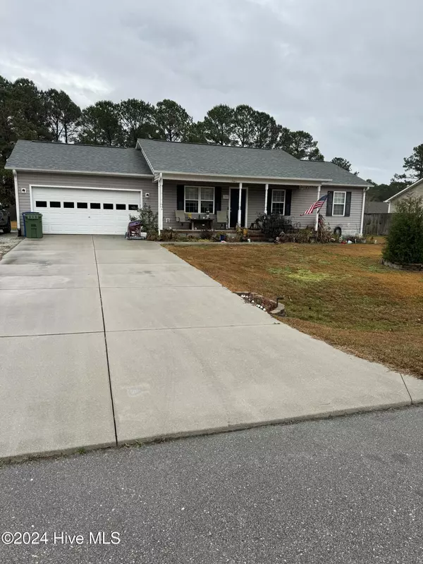 302 N Grazing CT, Sneads Ferry, NC 28460