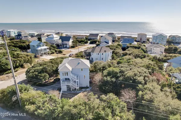 105 Howe ST, Emerald Isle, NC 28594