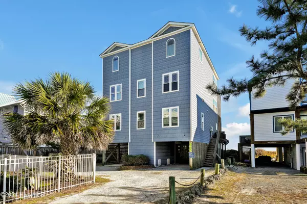 North Topsail Beach, NC 28460,4384 Island DR