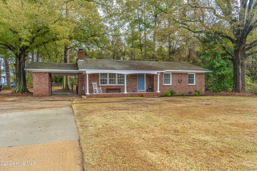 420 N King ST, Laurinburg, NC 28352