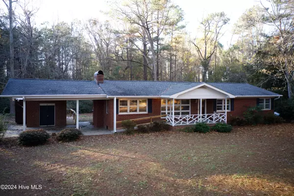 105 Hillcrest RD, Whiteville, NC 28472