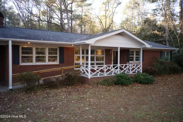 Whiteville, NC 28472,105 Hillcrest RD