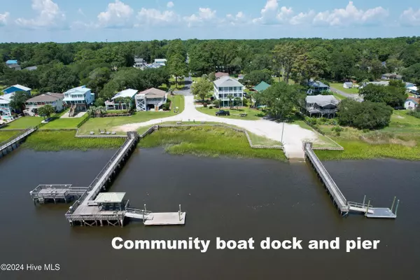 Ocean Isle Beach, NC 28469,1917 Camelot DR SW