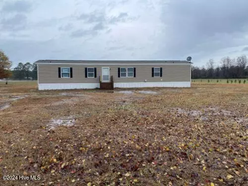 18 Sandy Cross RD, Hobbsville, NC 27946