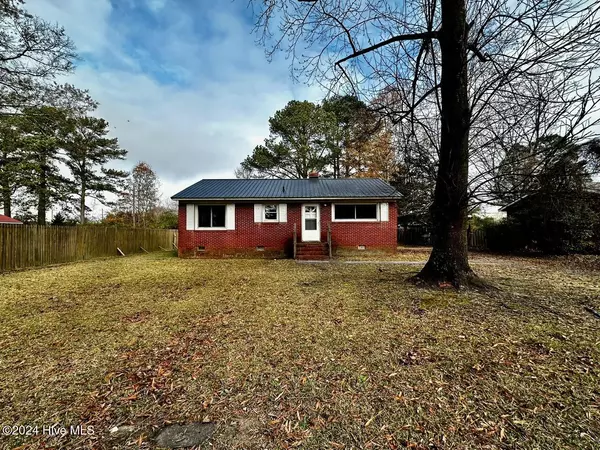 Robersonville, NC 27871,102 House ST