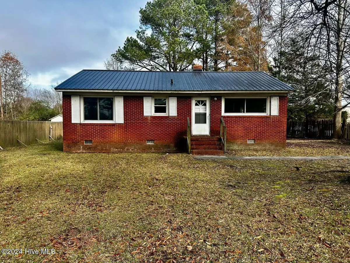 Robersonville, NC 27871,102 House ST