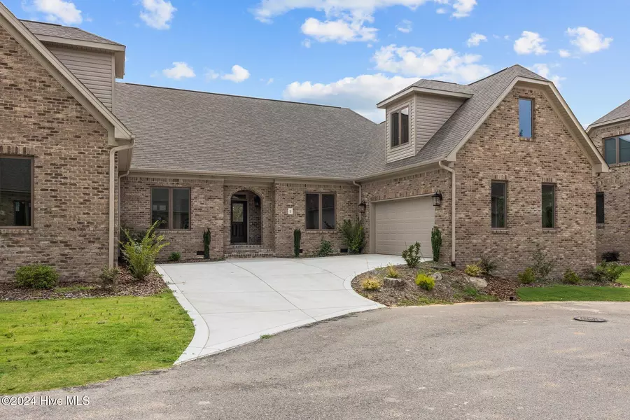 5 Castle Bridge CT, Pinehurst, NC 28374