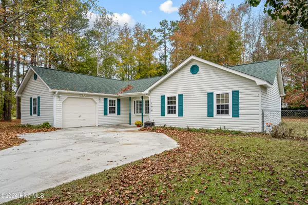 Hubert, NC 28539,104 Donna CT