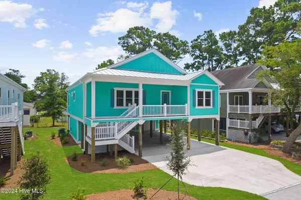 5203 E Pelican DR, Oak Island, NC 28465