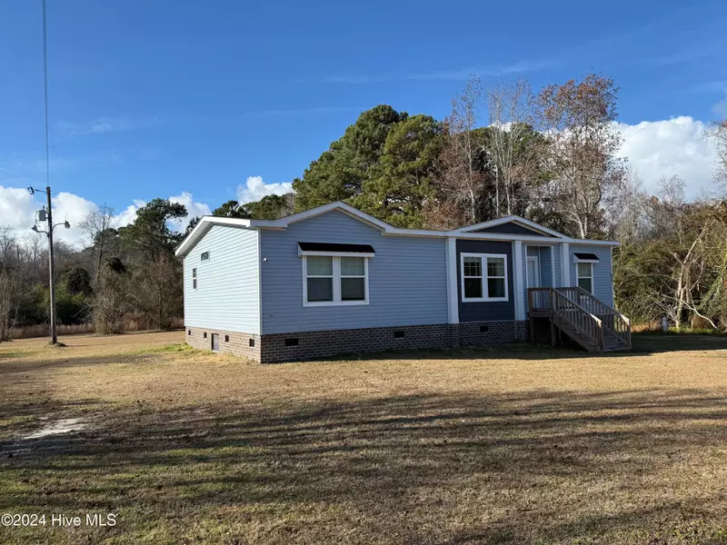 239 Belgrade Swansboro RD, Stella, NC 28582