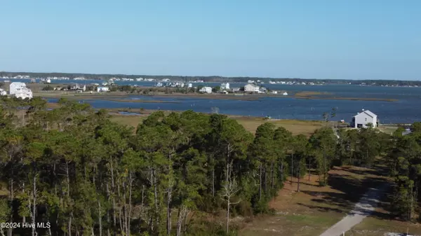 Harkers Island, NC 28531,511 Cape Lookout DR