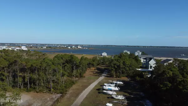 Harkers Island, NC 28531,511 Cape Lookout DR