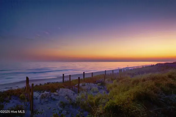 North Topsail Beach, NC 28460,4256 Island DR