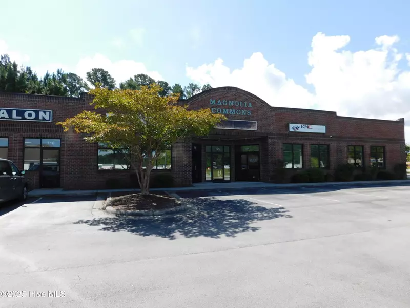 102 Market ST #108, New Bern, NC 28560