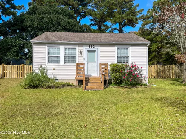 102 Georgia Bell ST, Jarvisburg, NC 27947