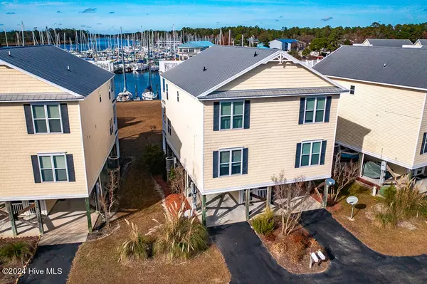 New Bern, NC 28560,4005 Marina Townes DR