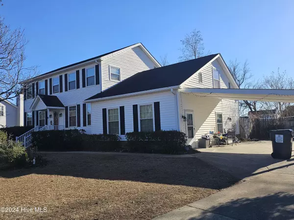 6620 Shire LN, Wilmington, NC 28411